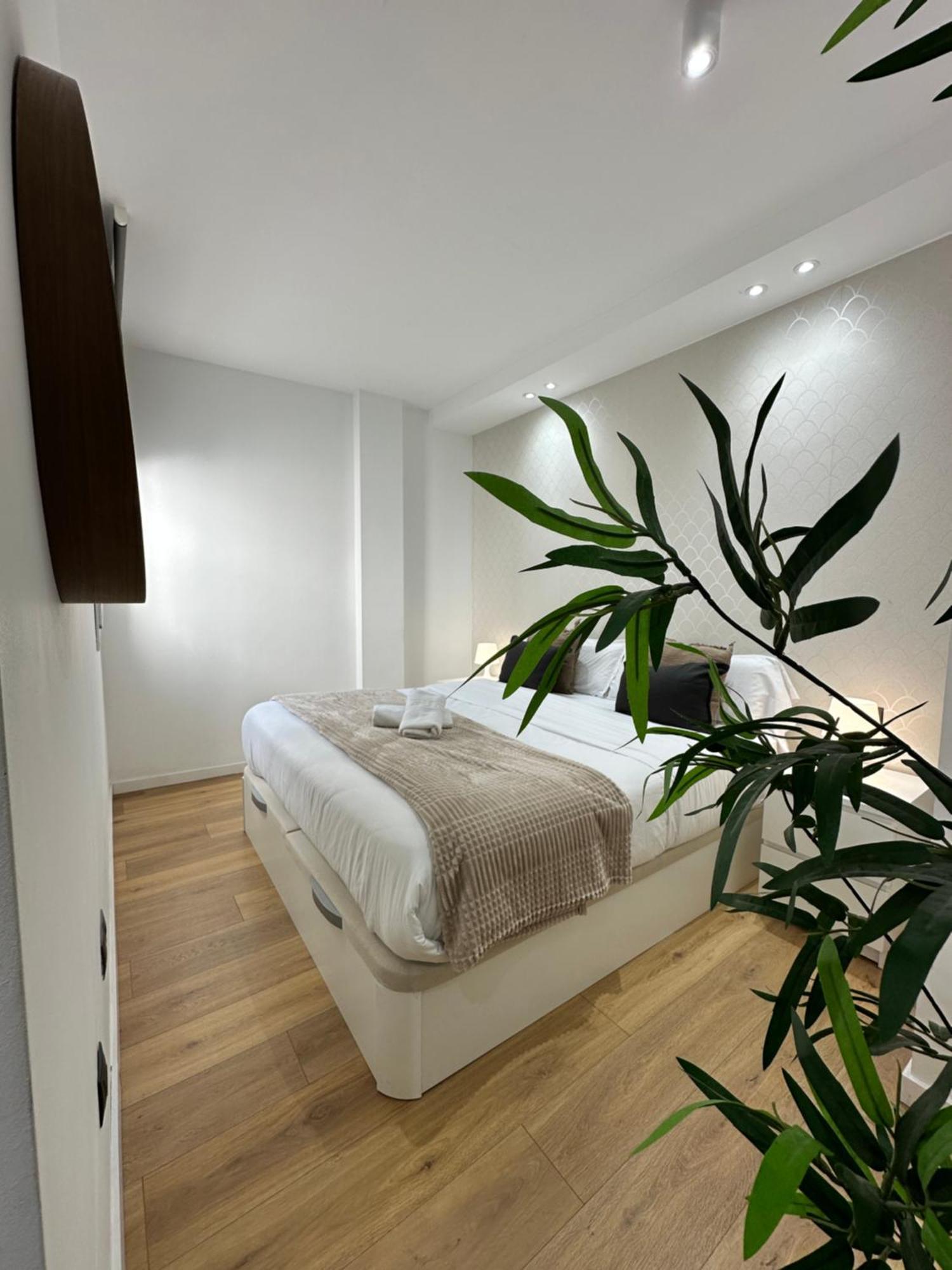 Capuchinos Deluxe Apartment Malaga Exterior photo
